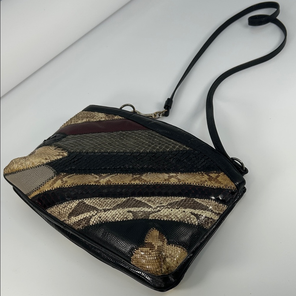 Elegant Patchwork Crossbody Bag - Picture 13 of 16